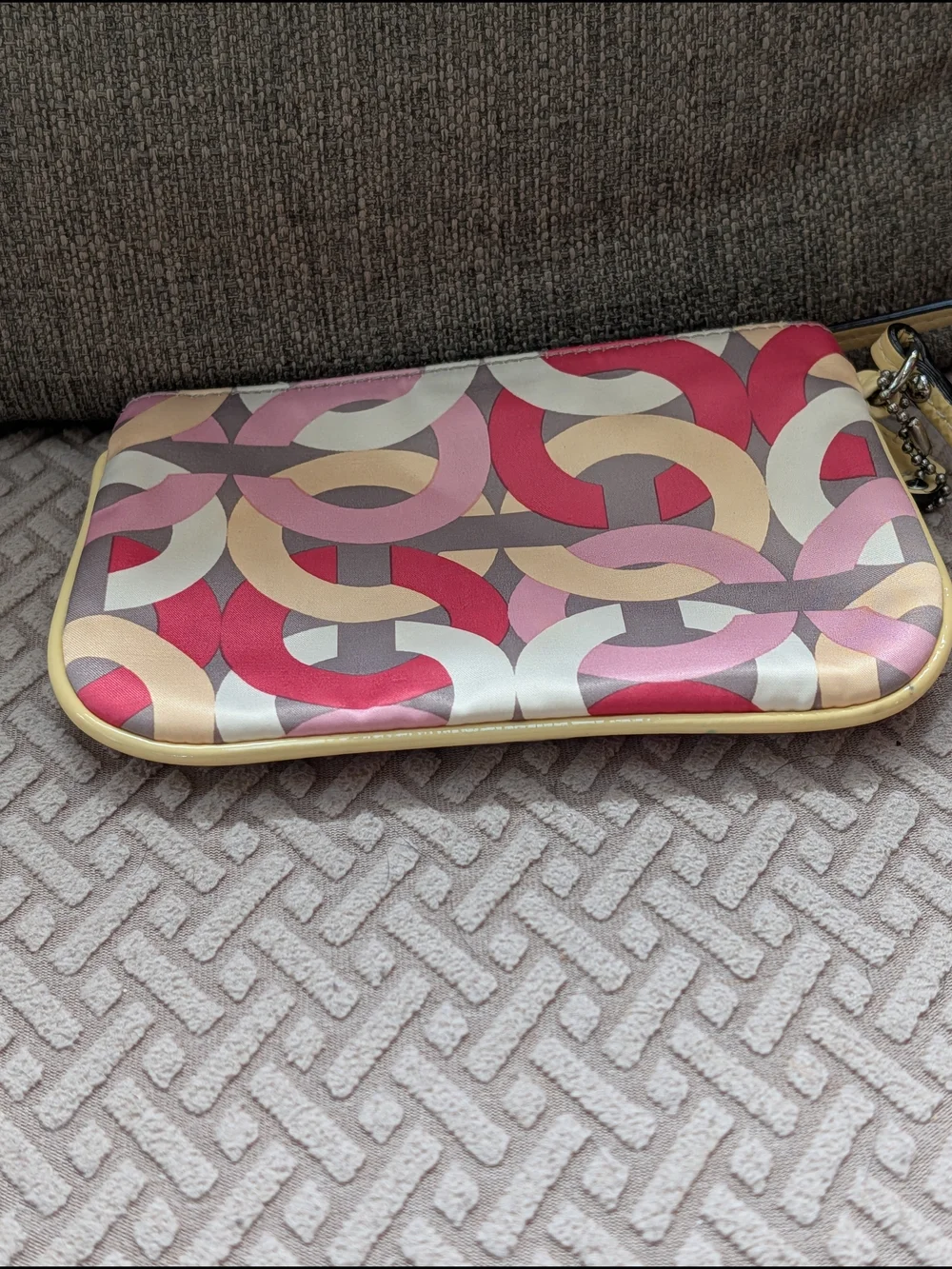 Coach Op Art Wristlet Pouch in Pink, Red & Neutral Geometric Print EUC